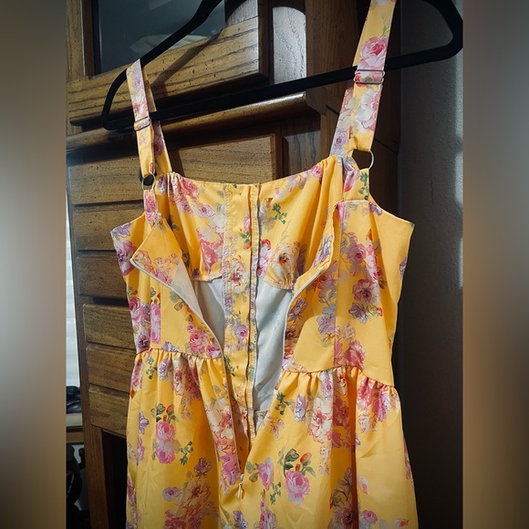 DONATED! Yellow Bustier Roses Dress / SUNDRESS - Picture 5 of 8
